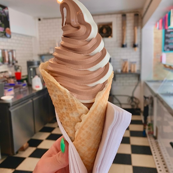 Meet the Posher - Picture 3 of 5